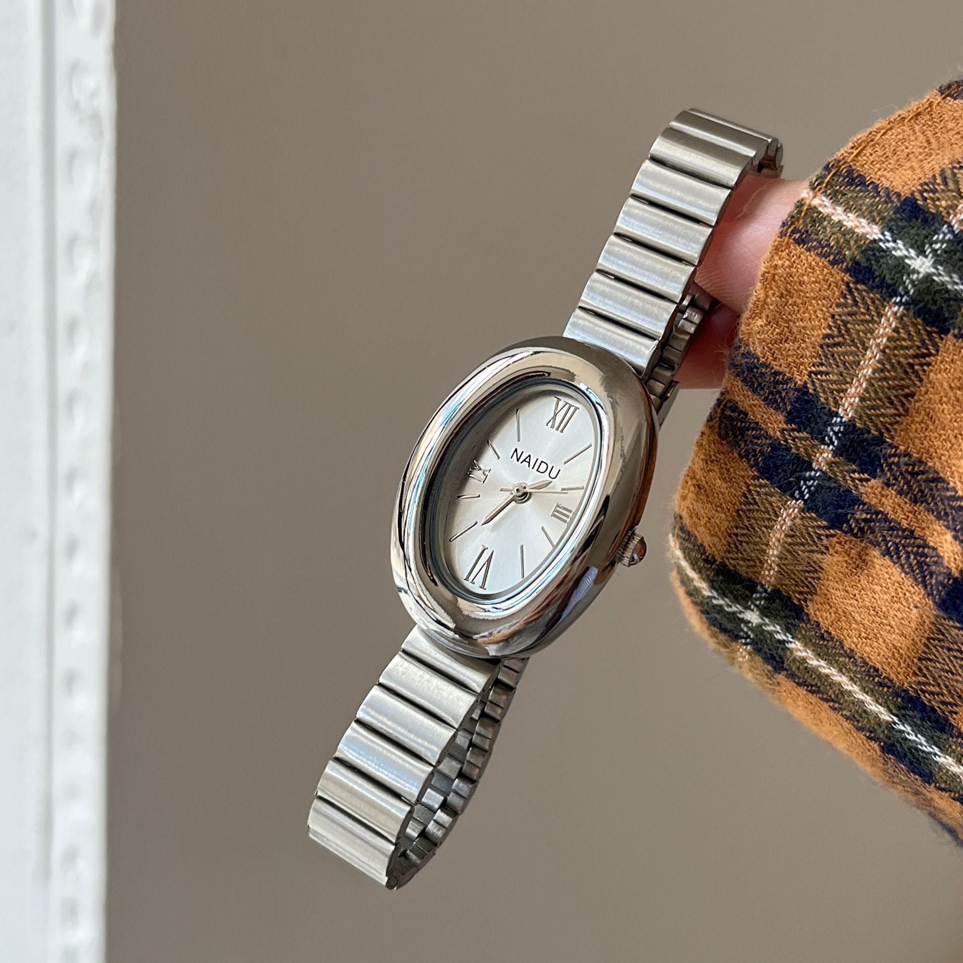 Elegant, Sophisticated, And Subtly Luxurious Retro Womens Wristwatch - Cozy Haven