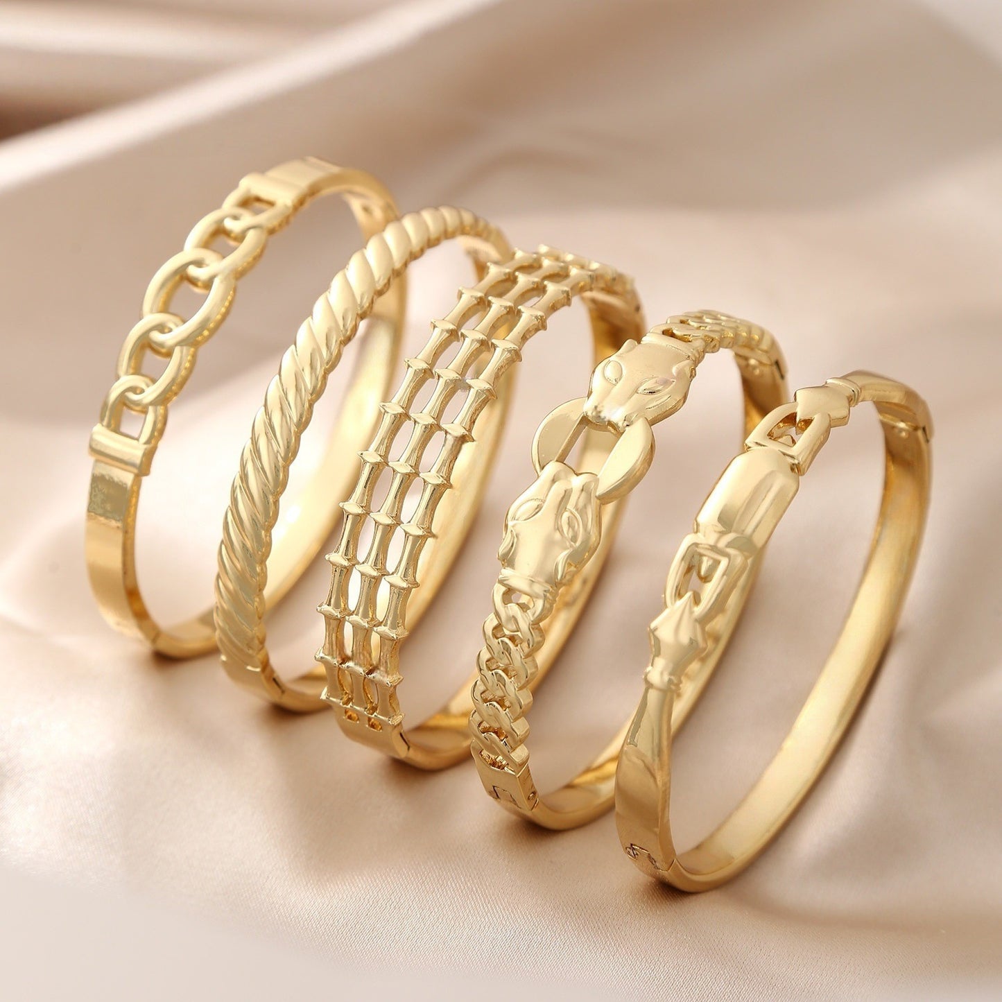 Simple And Versatile Stainless Steel Womens Bracelet - Cozy Haven