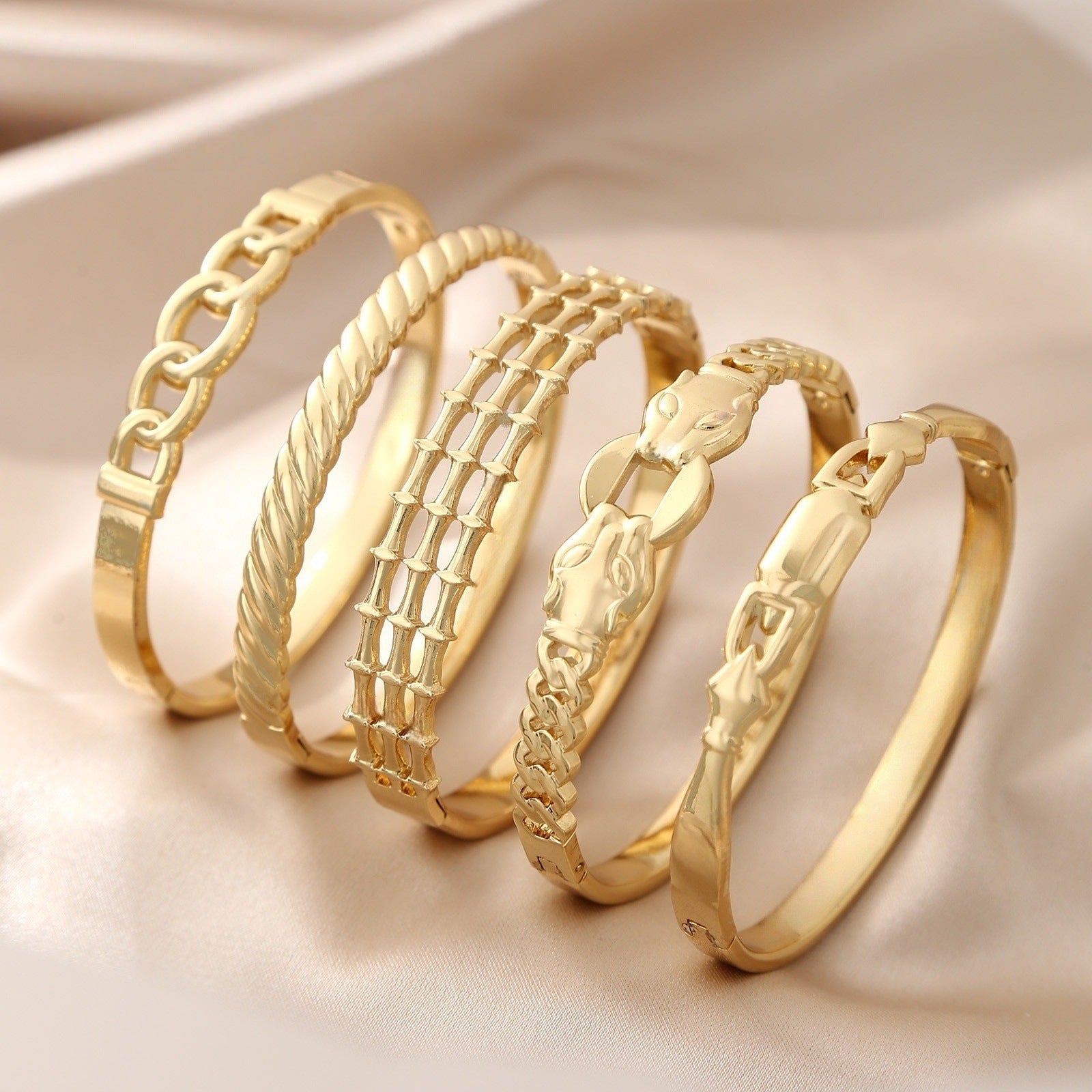 Simple And Versatile Stainless Steel Womens Bracelet - Cozy Haven